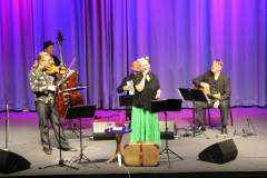 (FOTO: Inken Paletta/DFG Hessen e.V.) Laura Ryhänen und ihre Band Uusikuu im Kulturforum Wiesbaden