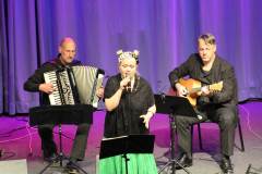 (FOTO: Inken Paletta/DFG Hessen e.V.) Laura Ryhänen und ihre Band Uusikuu im Kulturforum Wiesbaden