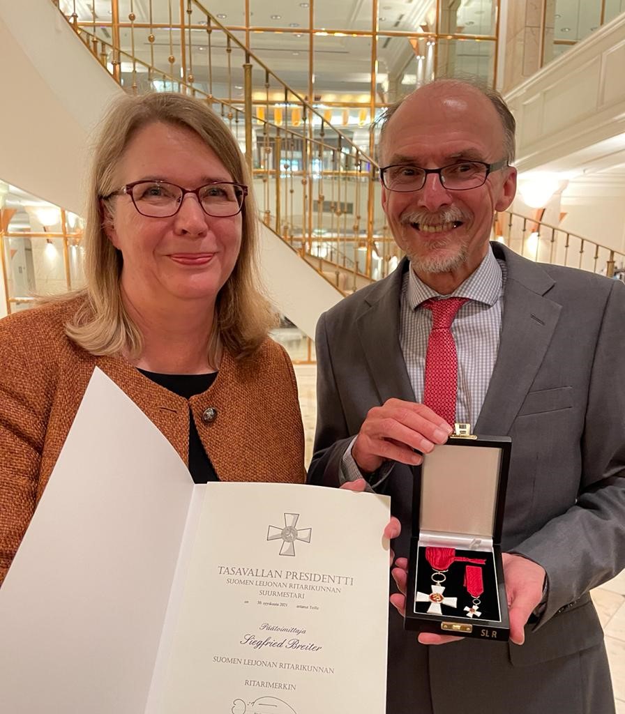 Botschafterin Anne Sipiläinen und Siegfried Breiter. Foto: Tanja Huutonen, Botschaft von Finnland in Berlin