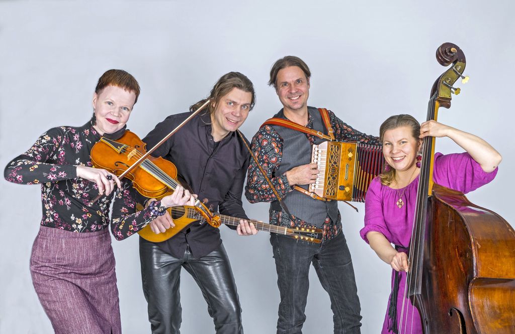 Die vier Musiker der finnischen Folkband Thalamus